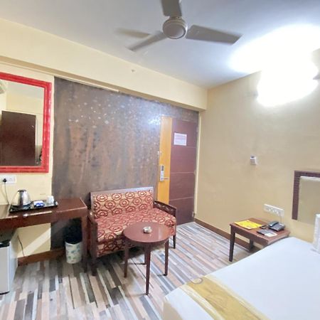 Astoria Hotel 콜카타 외부 사진
