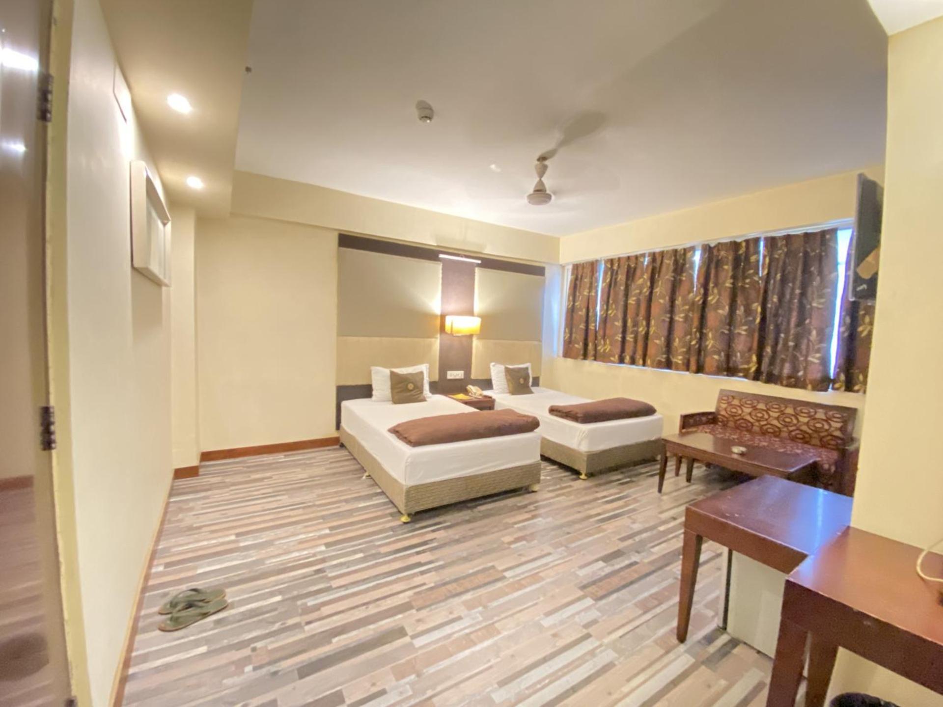Astoria Hotel 콜카타 외부 사진