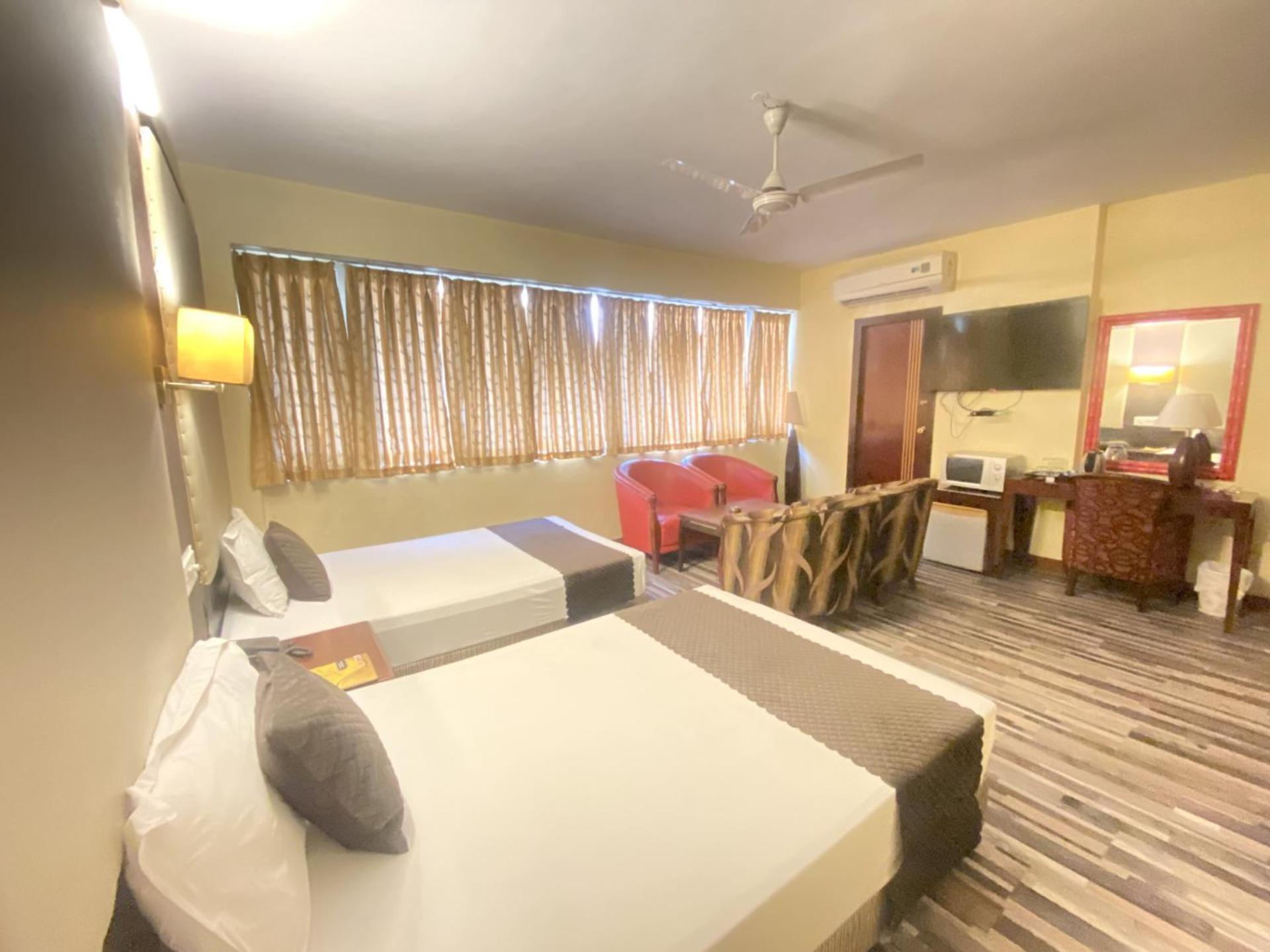 Astoria Hotel 콜카타 외부 사진