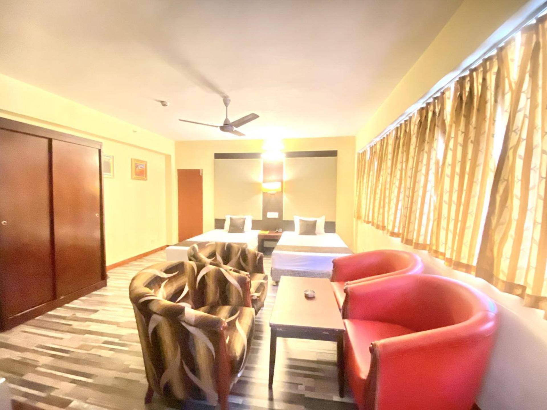 Astoria Hotel 콜카타 외부 사진