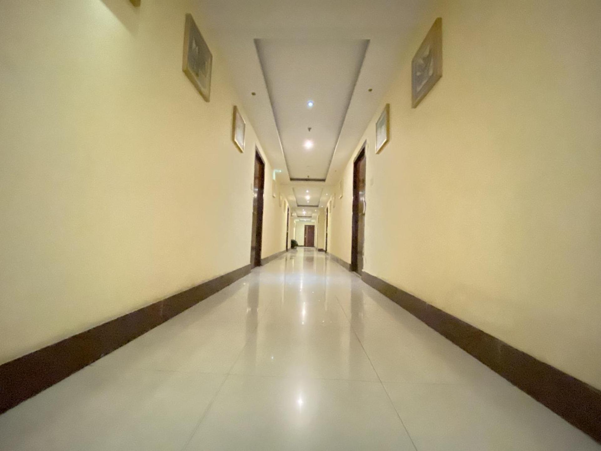 Astoria Hotel 콜카타 외부 사진