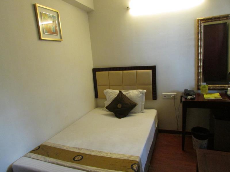 Astoria Hotel 콜카타 외부 사진