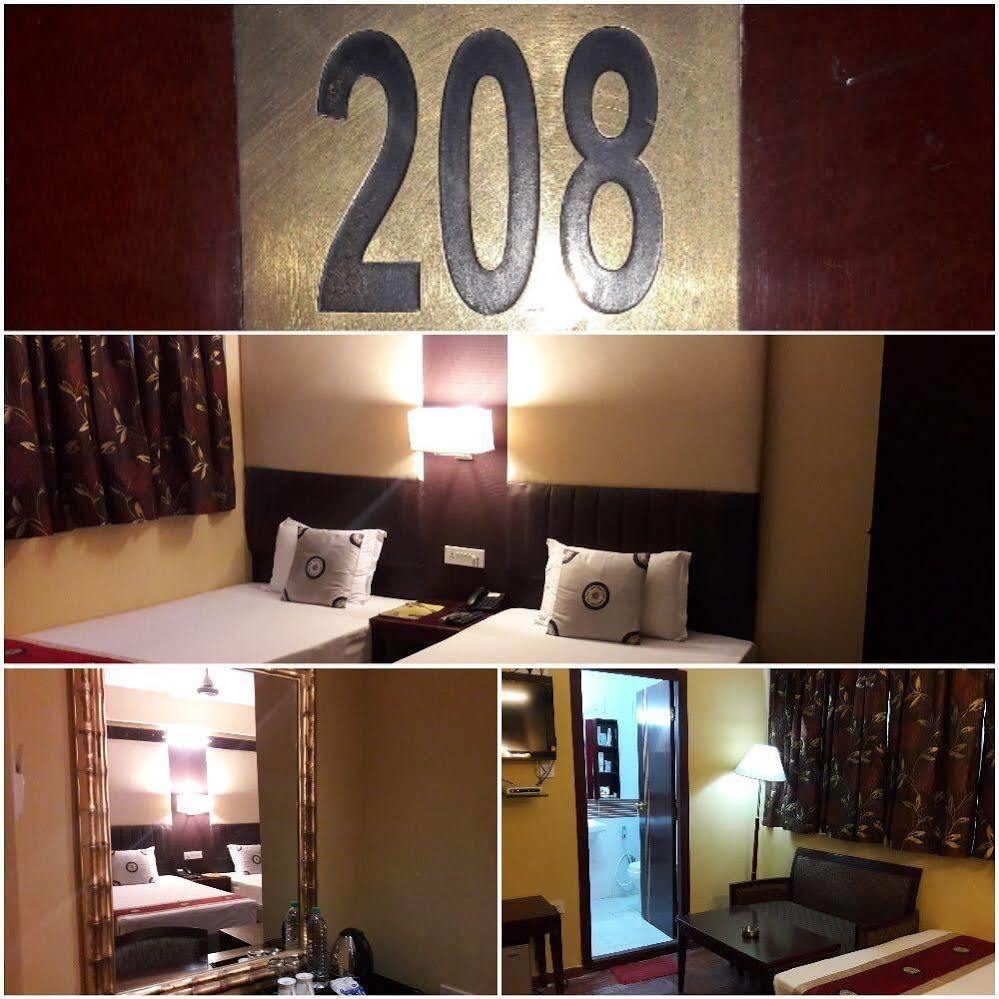 Astoria Hotel 콜카타 외부 사진