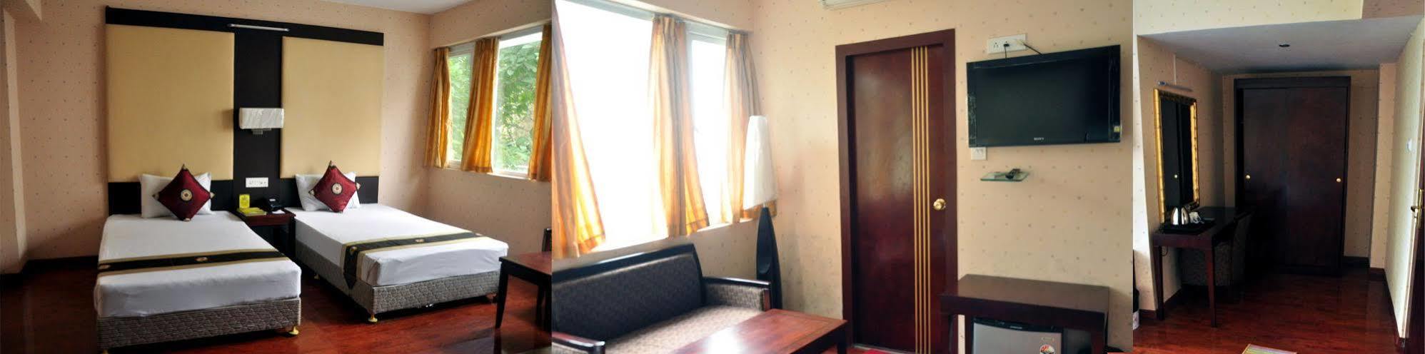 Astoria Hotel 콜카타 외부 사진